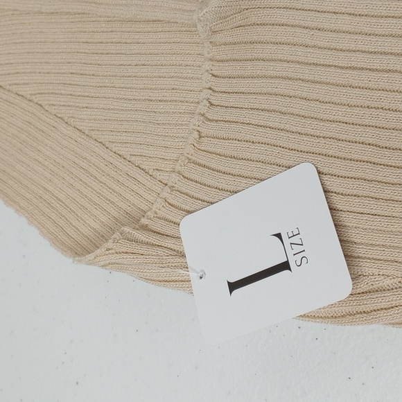 Plain Wrap Sleeveless Knitted Top - Picture 9 of 10